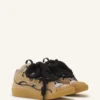 Baskets en daim avec lacets en maille