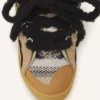 Baskets en daim avec lacets en maille