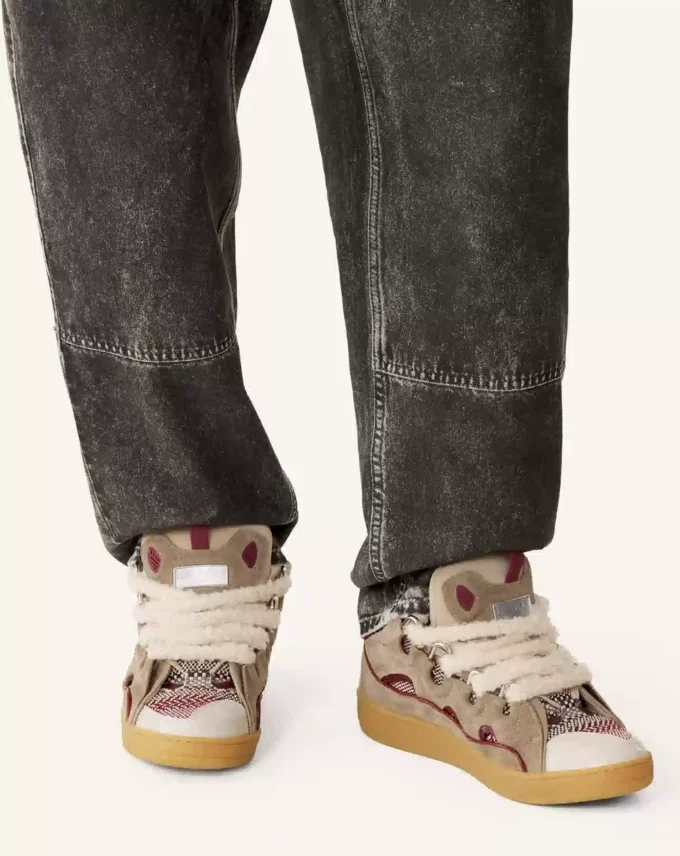 Baskets en daim avec lacets en maille