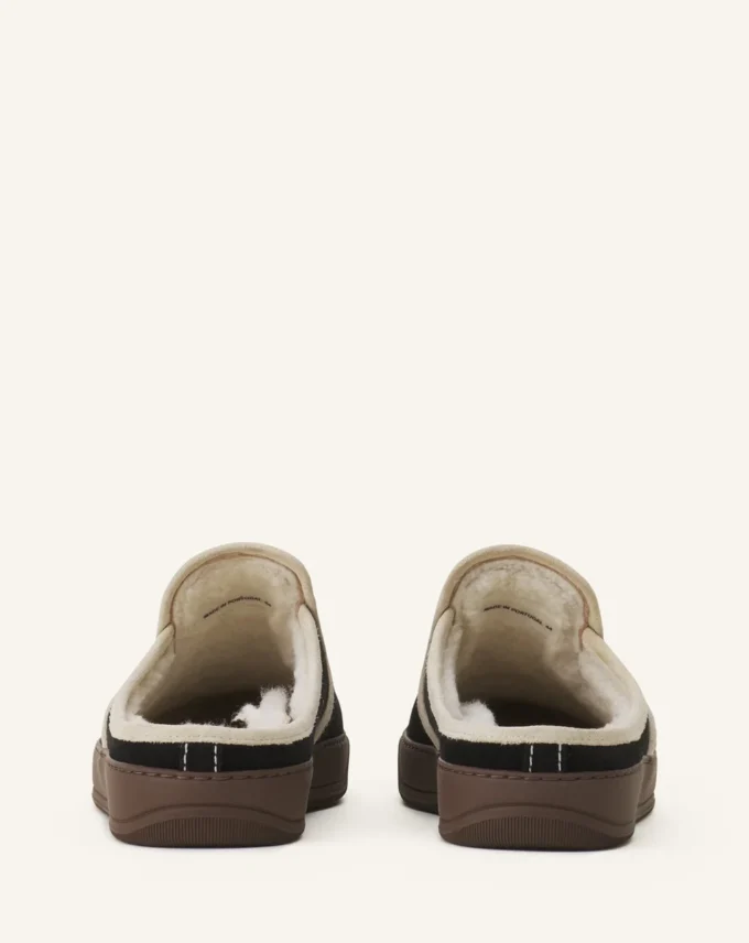 Baskets mules en daim Dbb1