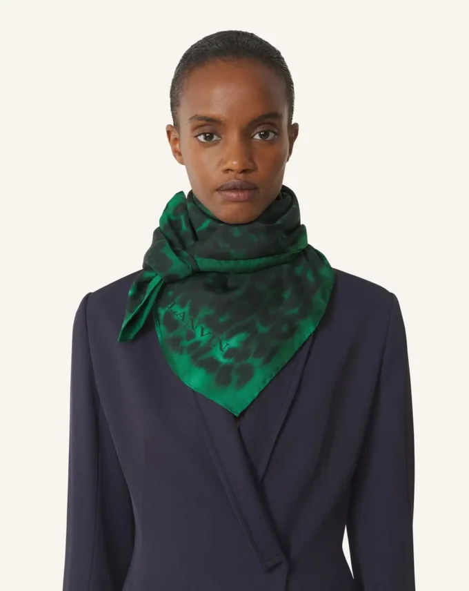 Foulard en soie imprimé léopard
