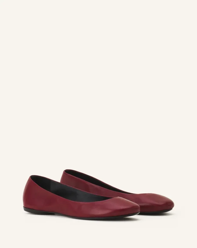 Les ballerines plates en cuir