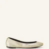 Les ballerines plates en cuir métallisé