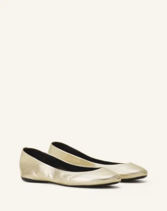 Les ballerines plates en cuir métallisé