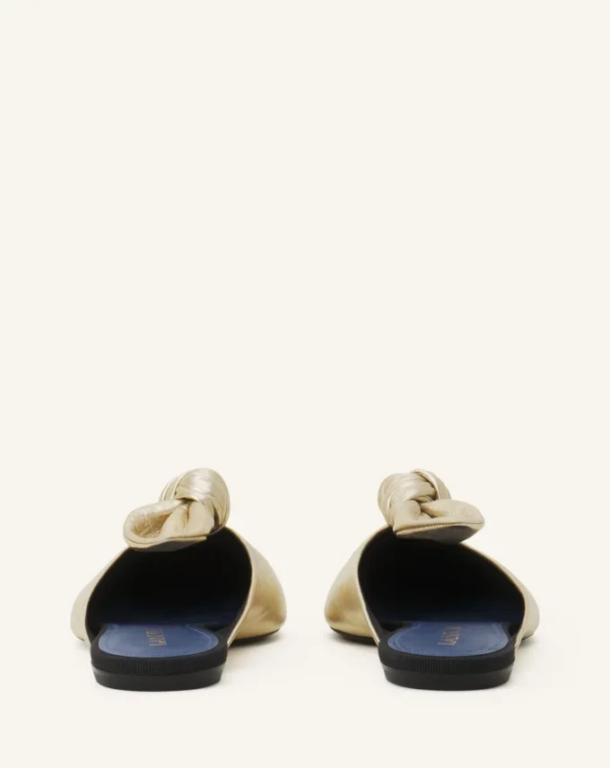 Mule Midnight Step Bow en cuir métallisé