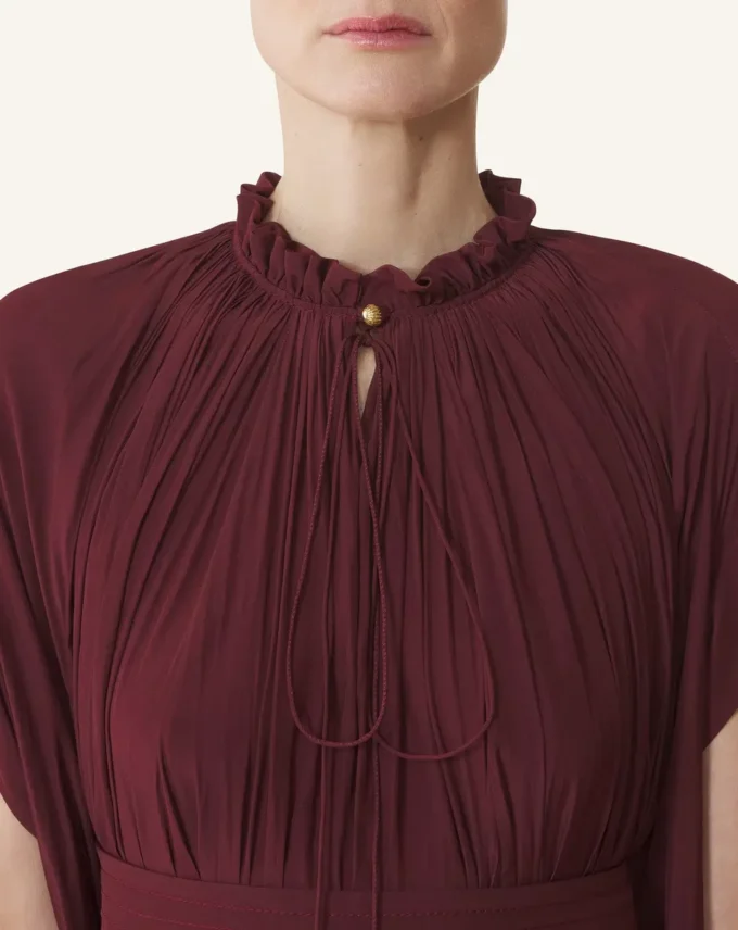 Robe courte en charmeuse