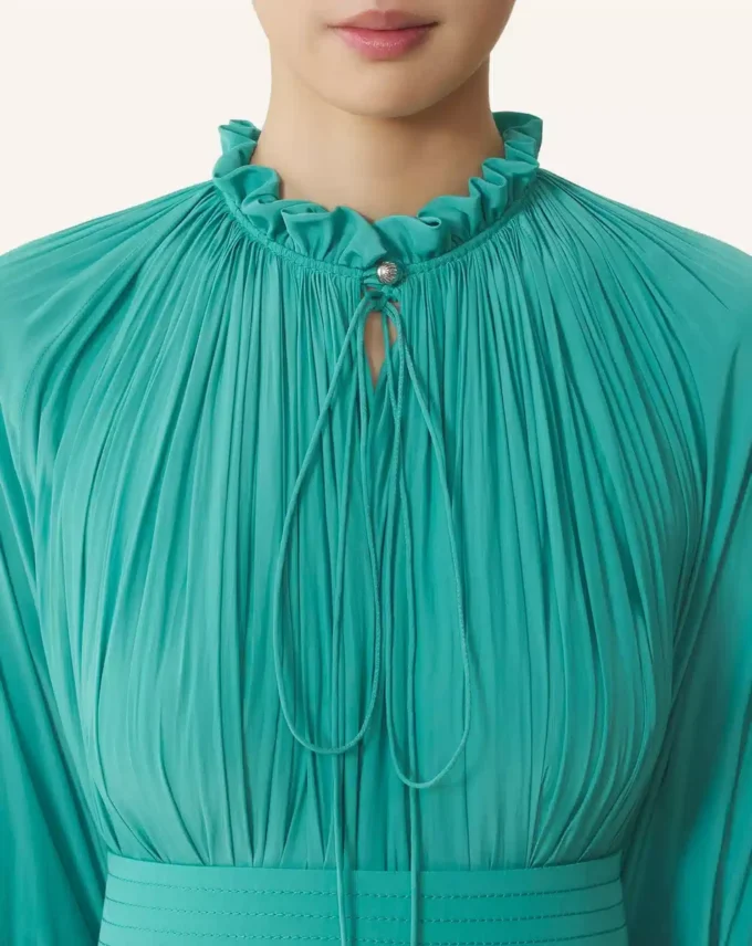 Robe courte en charmeuse