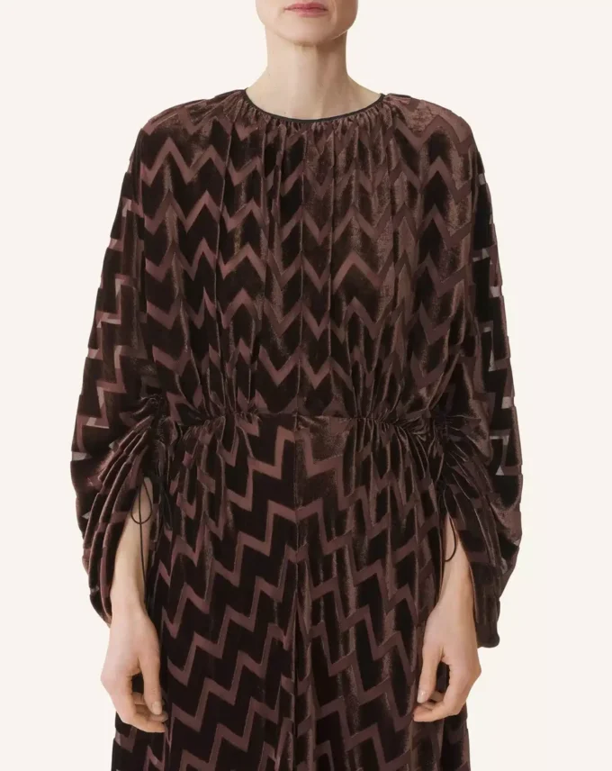 Robe en velours dévoré