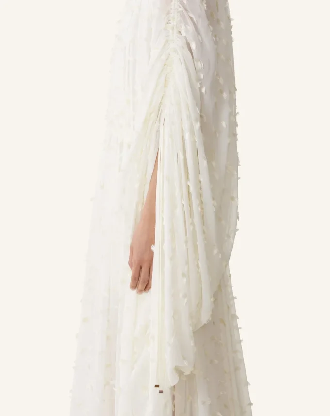 Robe longue en soie plumetis