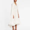Robe longue à volants en charmeuse