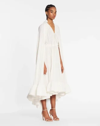 Robe longue à volants en charmeuse
