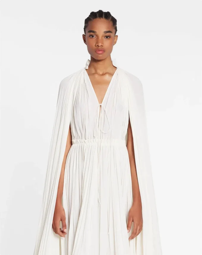 Robe longue à volants en charmeuse
